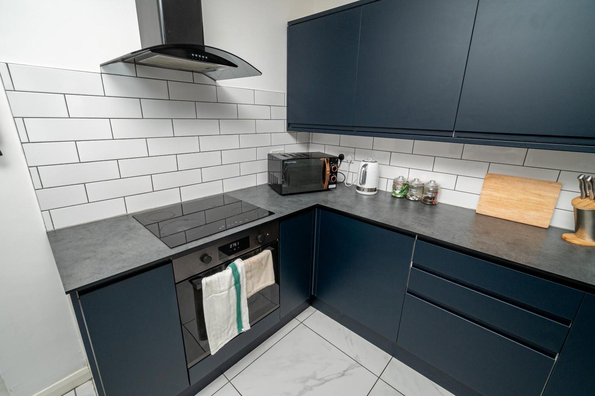 Spacious 3-Bed Near The City Centre سوانسي المظهر الخارجي الصورة