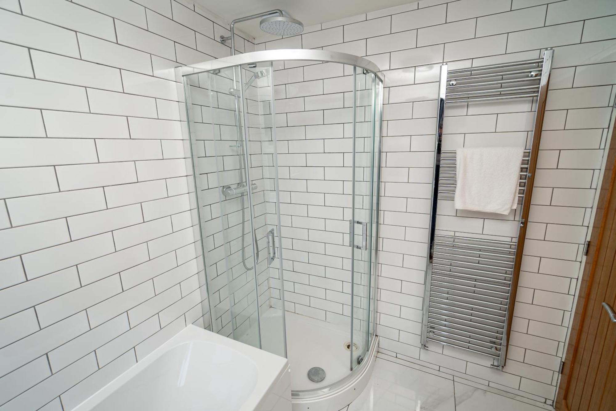 Spacious 3-Bed Near The City Centre سوانسي المظهر الخارجي الصورة